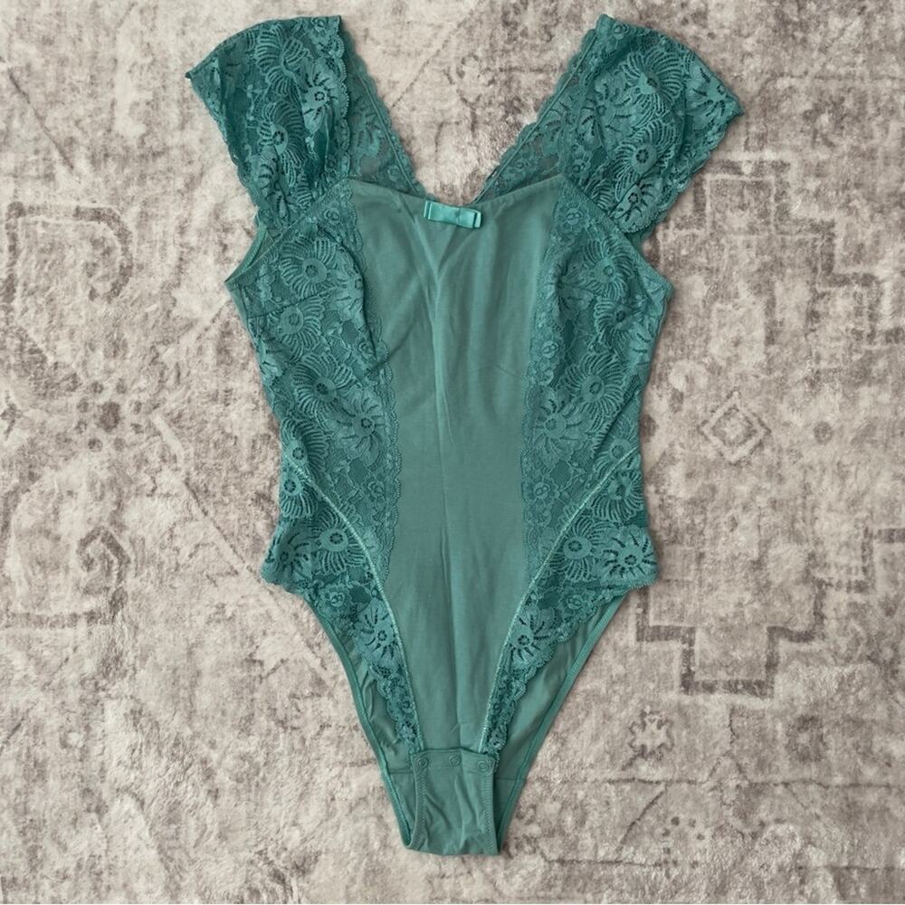 Vintage Christie’s Victoria’s Secret Lace Bodysuit Made in Italy Size XS‎ New